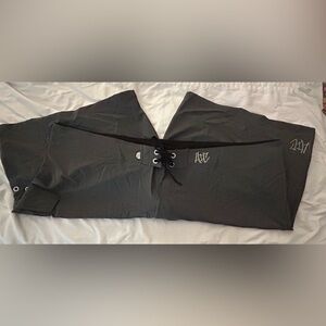 Men’s Hawaiian Island Creations Gray Board Shorts Size 54 NWT